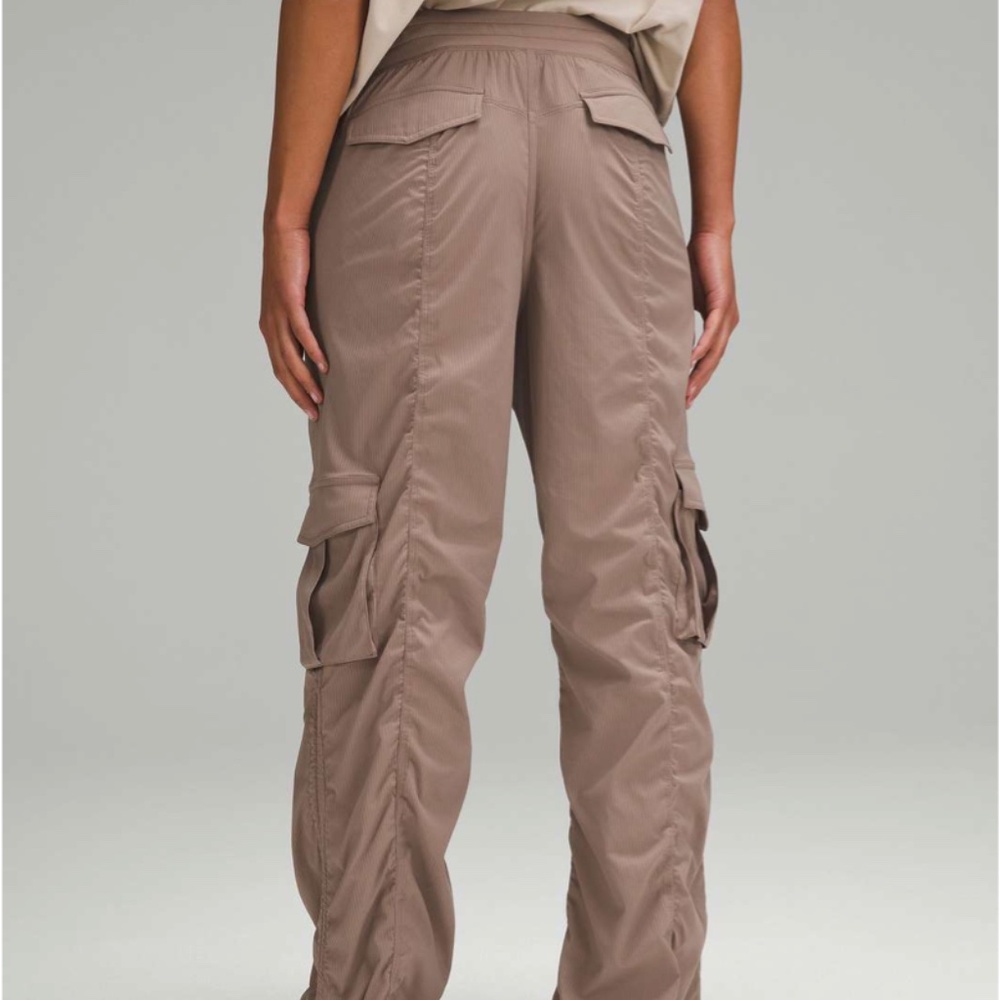 💖 Lululemon | Dance Studio Mid-Rise Cargo Pant | Taupetastic | Size M 💖 - Picture 6 of 8